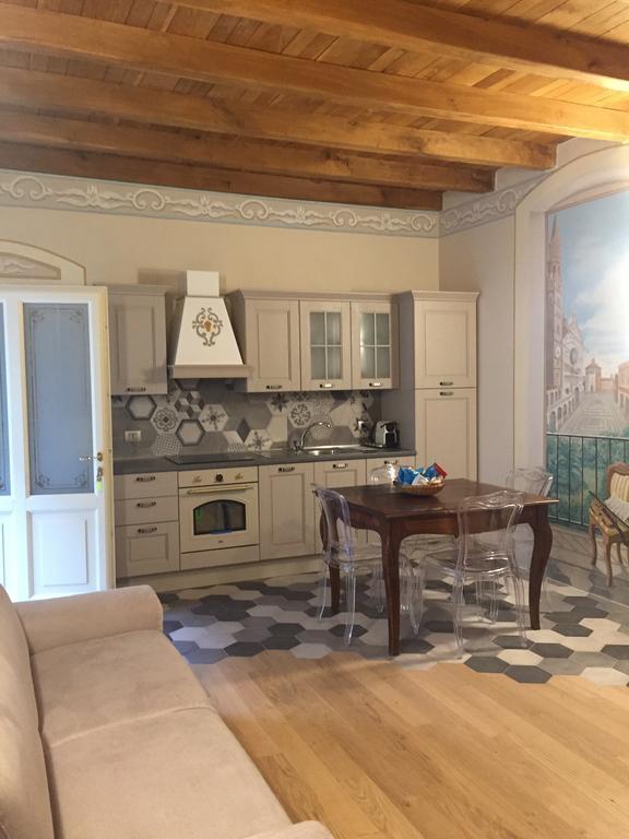 Palazzo Carasi Apartments Crémone Extérieur photo
